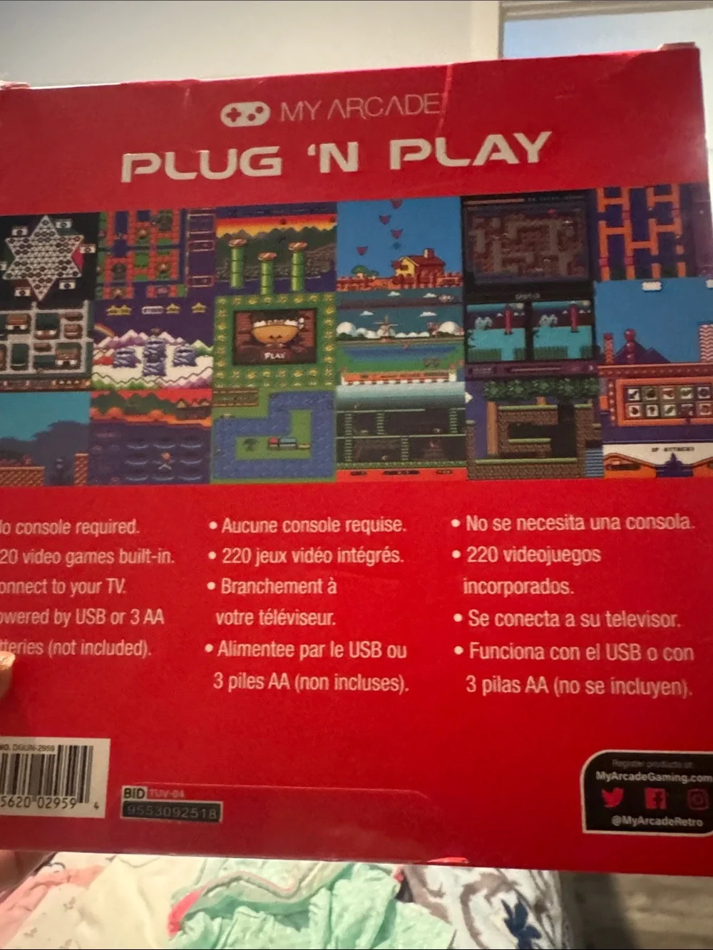 Arcade Plug 'N Play 220 Built-In Games Console — Black with Red Box
